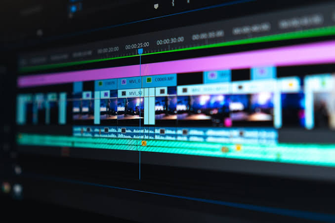 Die besten AI Video Generatoren 2026 (Kostenlos & Bezahlt)